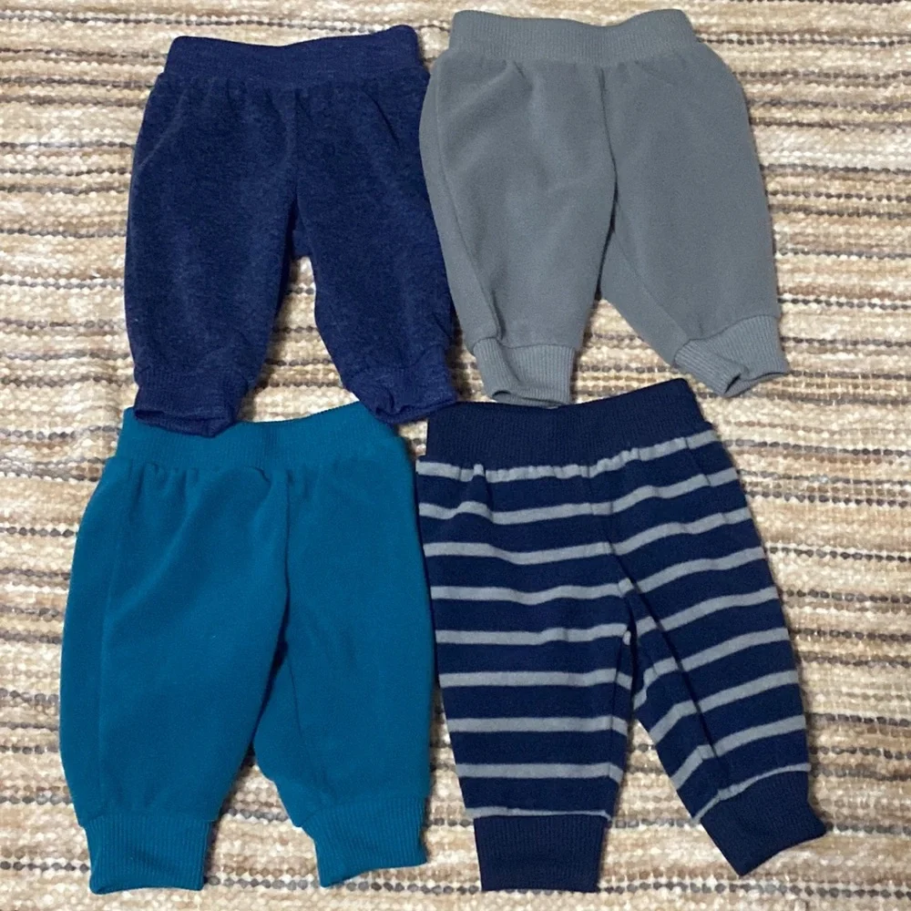 Simple Joys by Carter’s, Baby Boys Bundle. 4 fleece pull on pants. Size 0…